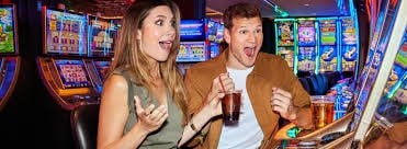 Tim layanan pelanggan profesional siap membantu pemain Live Casino secara responsif